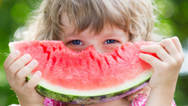 Quando o bebê pode comer alimentos industrializados?