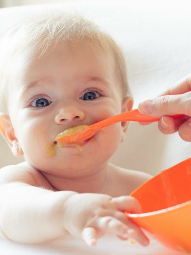 O que o bebê pode comer com 4 meses?
