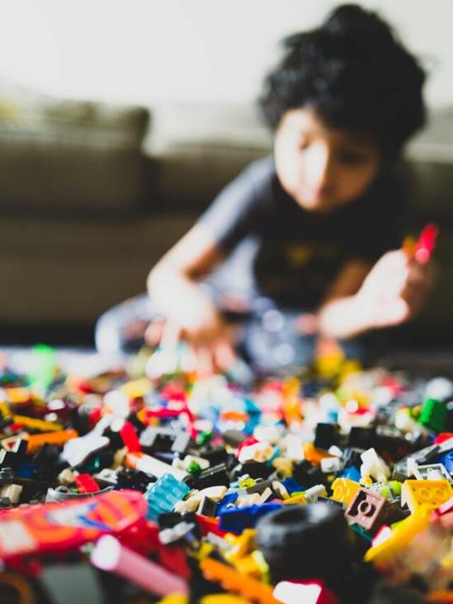 lego-espalhado--9RQLWlpk0g-unsplash