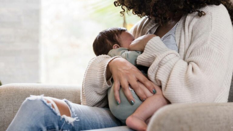 Mãe Com Gripe Pode Amamentar? Quais os cuidados para não passar para a criança? Descubra aqui!